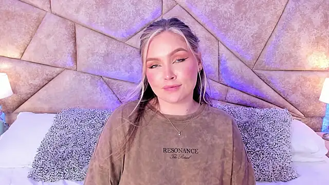 Snapshot of GaiaBaker chatting on 03.20.25 GaiaBaker online show from 03.20.25