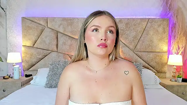 Snapshot of GaiaBaker chatting on 09.19.25 GaiaBaker online show from 09.19.25