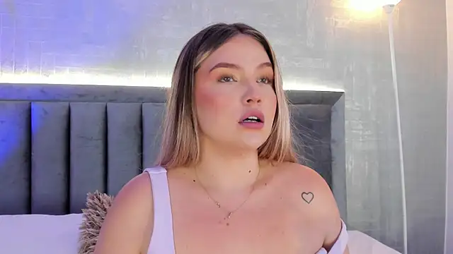 Snapshot of GaiaBaker chatting on 10.12.25 GaiaBaker online show from 10.12.25