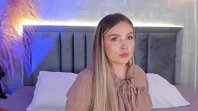 Snapshot of GaiaBaker chatting on 10.23.25 GaiaBaker online show from 10.23.25