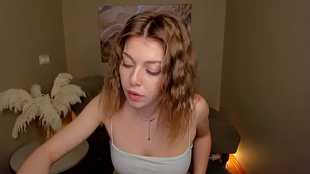 MollyMeltorr online show from 10.17.25