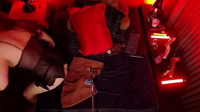 jennStarCD online show from 12.22.24