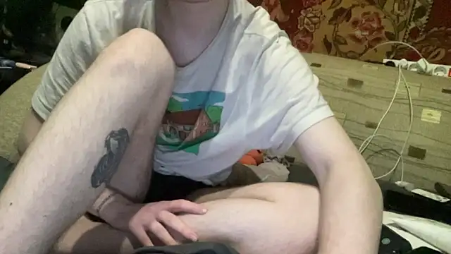 Snapshot of tyler_8x chatting on 03.09.25 tyler 8x online show from 03.09.25