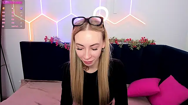 Snapshot of Diana_Garrett chatting on 01.11.25 Diana Garrett online show from 01.11.25