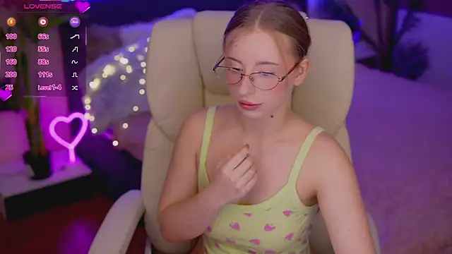 SilverrMoon online show from 11.29.25