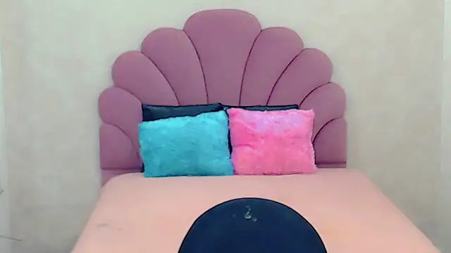 Snapshot of briana_sex32 chatting on 02.07.25 briana sex32 online show from 02.07.25