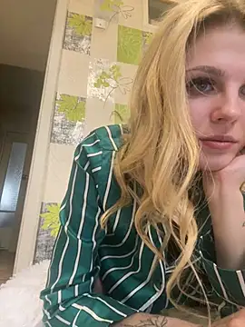 Snapshot of Liya_my chatting on 01.22.25 Liya my online show from 01.22.25