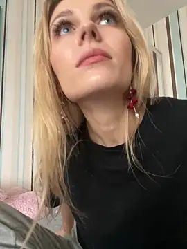 Snapshot of Liya_my chatting on 02.21.25 Liya my online show from 02.21.25