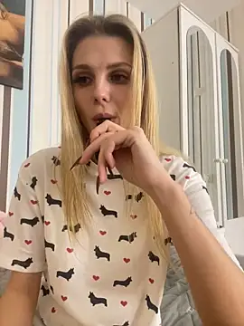 Snapshot of Liya_my chatting on 03.19.25 Liya my online show from 03.19.25