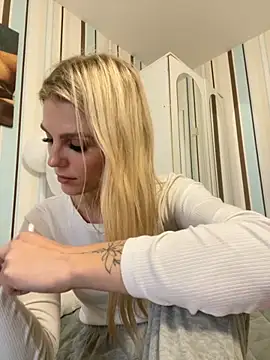 Snapshot of Liya_my chatting on 10.08.25 Liya my online show from 10.08.25