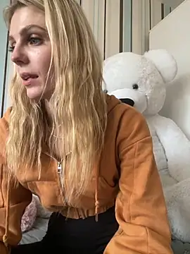 Snapshot of Liya_my chatting on 10.17.25 Liya my online show from 10.17.25