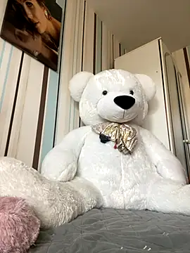 Snapshot of Liya_my chatting on 10.18.25 Liya my online show from 10.18.25