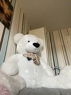 Snapshot of Liya_my chatting on 10.20.25 Liya my online show from 10.20.25