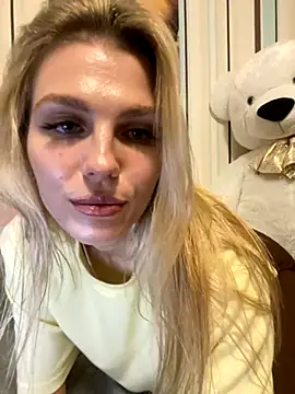 Snapshot of Liya_my chatting on 11.10.25 Liya my online show from 11.10.25