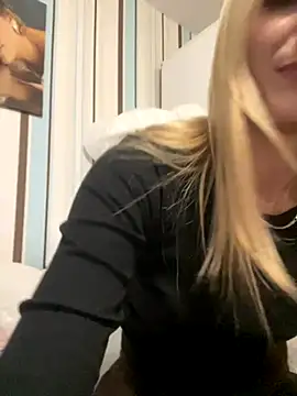 Snapshot of Liya_my chatting on 11.11.25 Liya my online show from 11.11.25