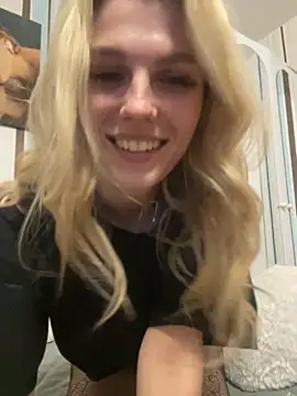 Snapshot of Liya_my chatting on 11.19.25 Liya my online show from 11.19.25