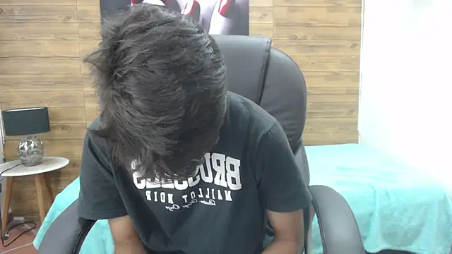 Snapshot of jhoellx chatting on 02.04.25 jhoellx online show from 02.04.25