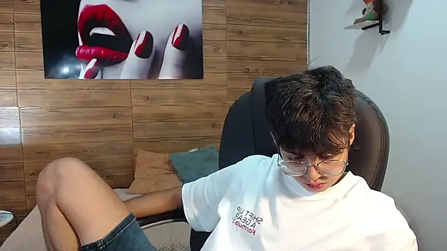 Snapshot of jhoellx chatting on 11.01.25 jhoellx online show from 11.01.25