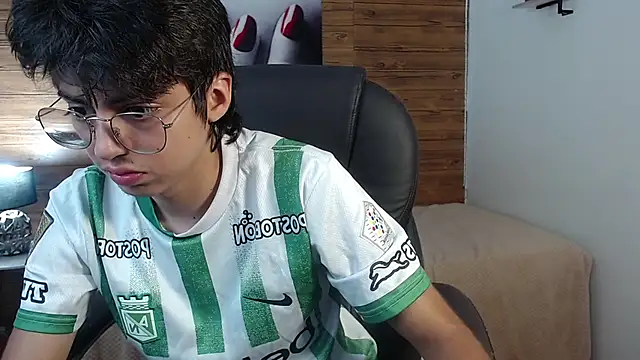 Snapshot of jhoellx chatting on 11.20.25 jhoellx online show from 11.20.25