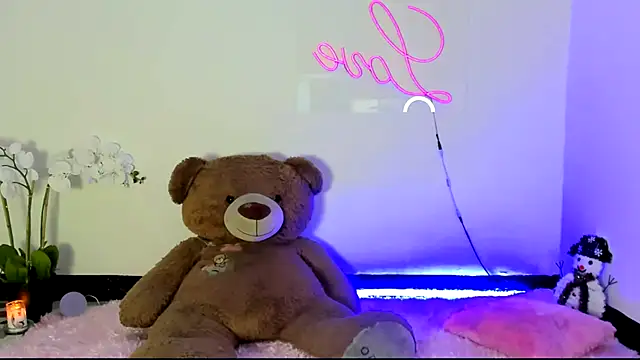 kendal scott1 online show from 01.02.25