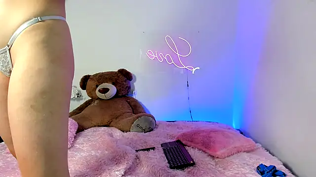 kendal scott1 online show from 01.21.25