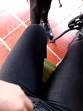 sophie banger online show from 12.26.24