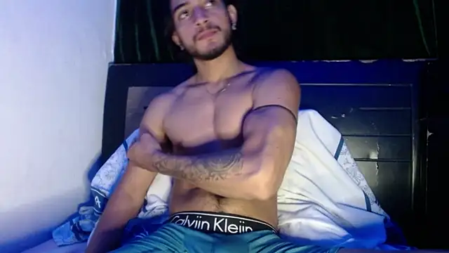 Snapshot of maxximus_100 chatting on 12.23.24 maxximus 100 online show from 12.23.24