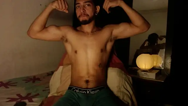 Snapshot of maxximus_100 chatting on 01.10.25 maxximus 100 online show from 01.10.25