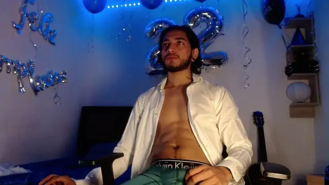 Snapshot of maxximus_100 chatting on 02.11.25 maxximus 100 online show from 02.11.25