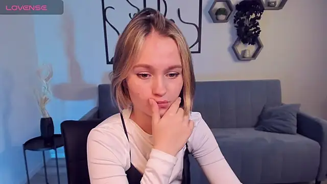 BritnieCute online show from 12.03.24