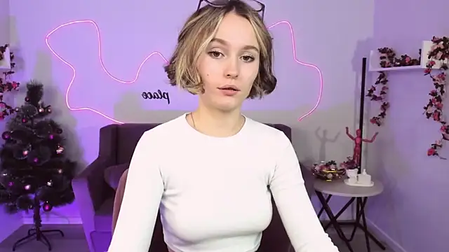 BritnieCute online show from 12.10.24