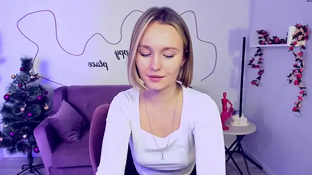 BritnieCute online show from 01.04.25