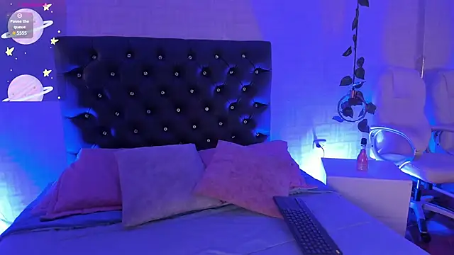 Snapshot of ZoeHarris chatting on 02.10.26 ZoeHarris online show from 02.10.26