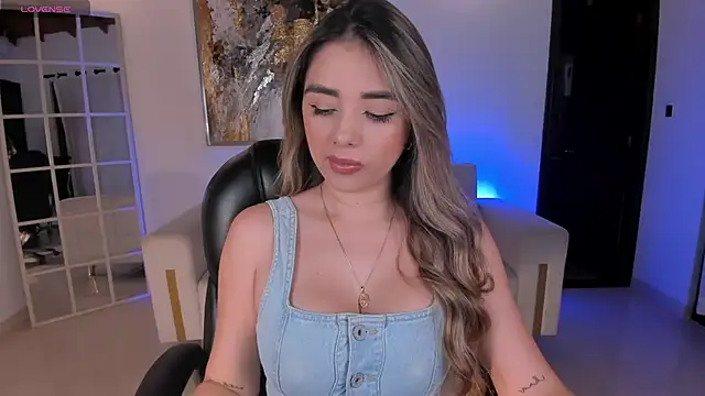 Snapshot of ChloePreston_ chatting on 01.16.25 ChloePreston online show from 01.16.25