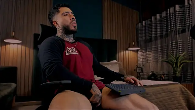 LeoSalvatore  online show from 02.08.25