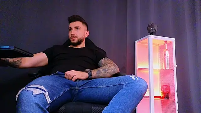 MightyAaron66 online show from 03.12.25