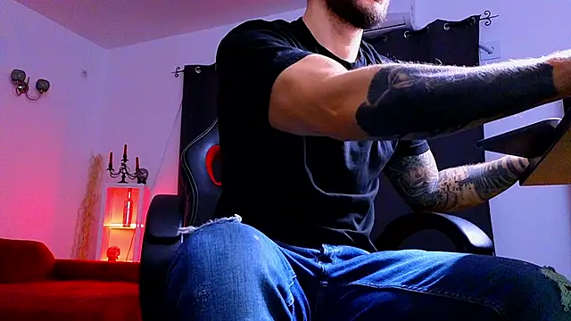 MightyAaron66 online show from 10.17.25