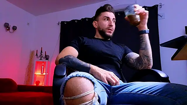 MightyAaron66 online show from 10.21.25