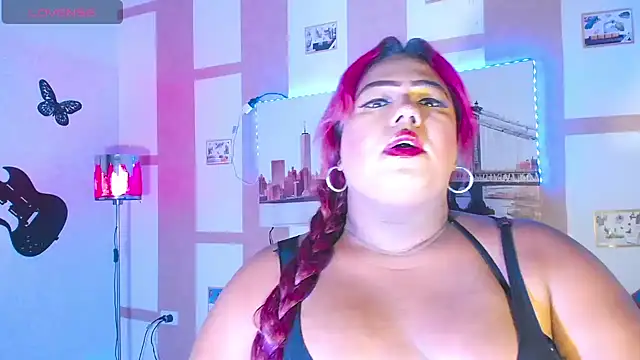 Snapshot of OpraxBellinda chatting on 10.07.25 OpraxBellinda online show from 10.07.25