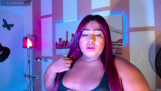 Snapshot of OpraxBellinda chatting on 10.29.25 OpraxBellinda online show from 10.29.25