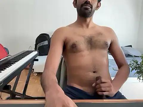 Snapshot of dominanthubby chatting on 04.25.26 dominanthubby online show from 04.25.26