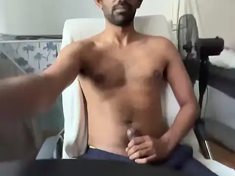 Snapshot of dominanthubby chatting on 06.02.26 dominanthubby online show from 06.02.26