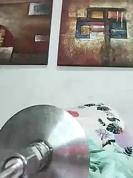 cuteluci  online show from 01.22.25