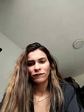 cuteluci  online show from 02.16.25