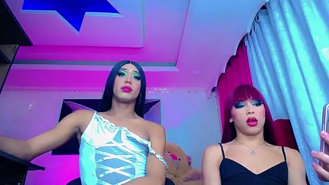 Snapshot of NahomiCamper chatting on 01.25.25 NahomiCamper online show from 01.25.25