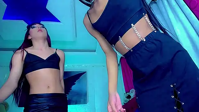 Snapshot of NahomiCamper chatting on 02.13.25 NahomiCamper online show from 02.13.25