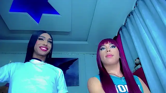 Snapshot of NahomiCamper chatting on 03.03.25 NahomiCamper online show from 03.03.25