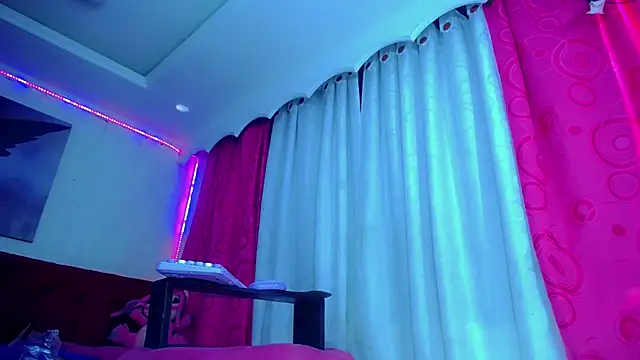 Snapshot of NahomiCamper chatting on 09.24.25 NahomiCamper online show from 09.24.25