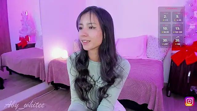 AbyWhitee online show from 01.10.25