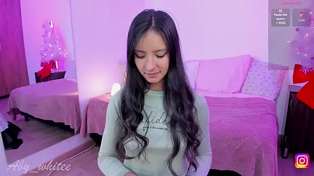 AbyWhitee online show from 01.10.25